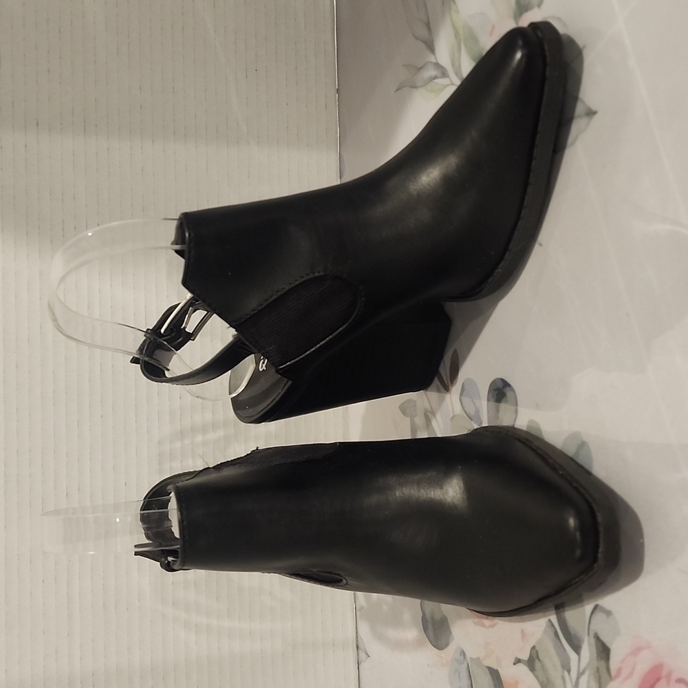 Black Faux Leather Chunky Heeled Sandal NWOB